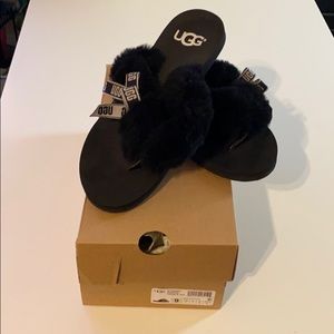 Ugg flip flops